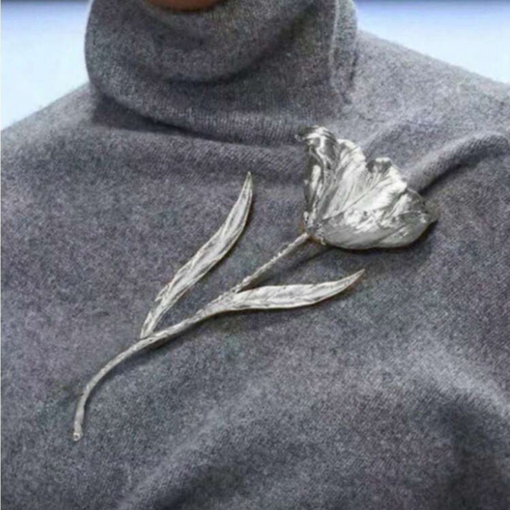 Silver Floral Brooch M1495